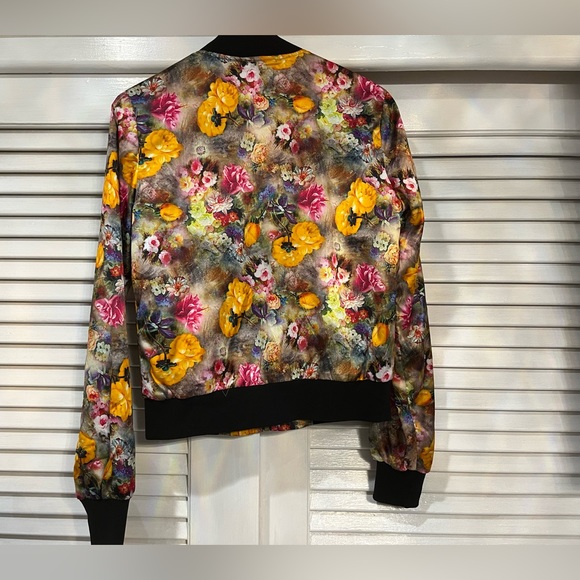 Jacket - Picture 2 of 4